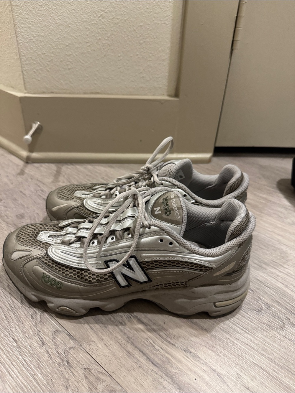 New Balance Sneakers in Light Gray